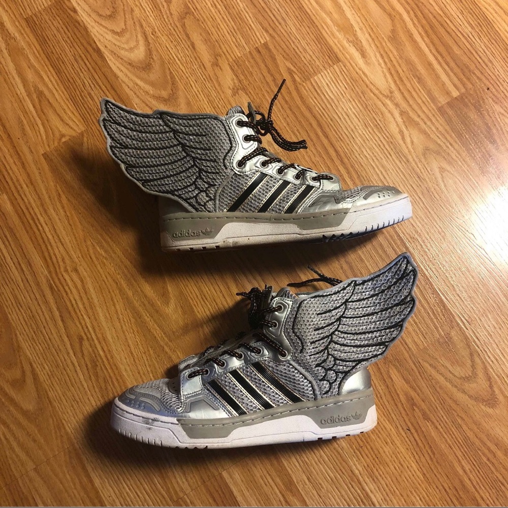 Rare Adidas Jeremy Scott wings NASA
